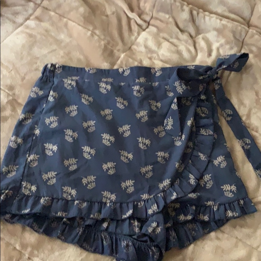 Sadie and sage blue and ivory skort